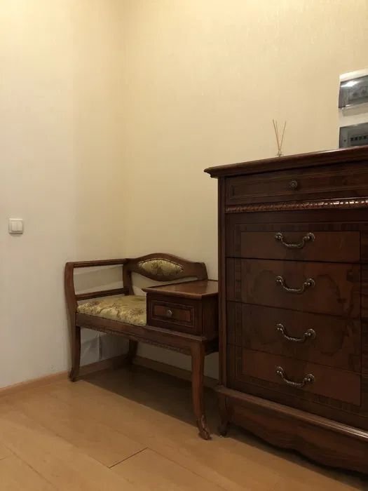Аренда 3-комнатной квартиры 100 м², Владимира Антоновича ул., 140
