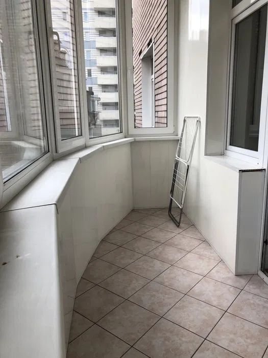 Аренда 3-комнатной квартиры 100 м², Владимира Антоновича ул., 140