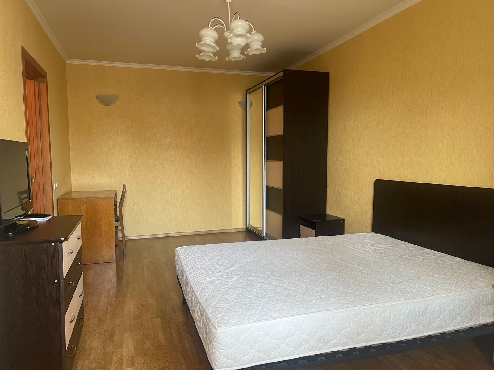 Оренда 2-кімнатної квартири 74 м², Урлівська вул., 19