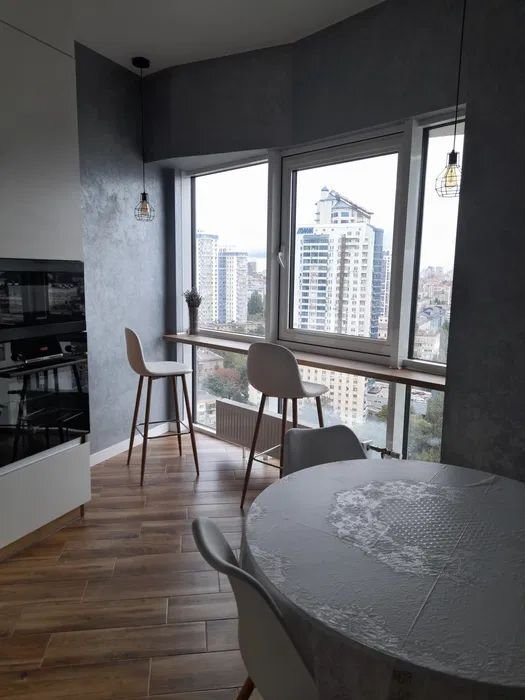 Аренда 3-комнатной квартиры 104 м², Победы просп., 26