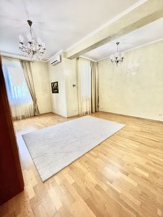 Аренда 4-комнатной квартиры 190 м², Ежи Гедройца ул., Ґедройця 2