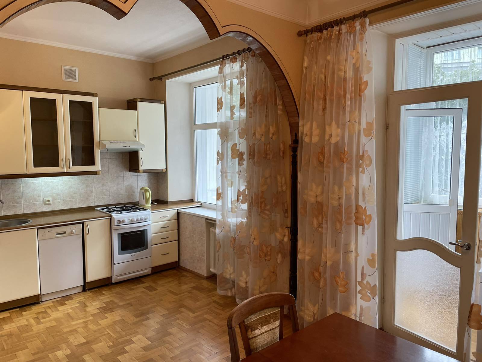 Аренда 3-комнатной квартиры 101 м², Круглоуниверситетская ул., 17