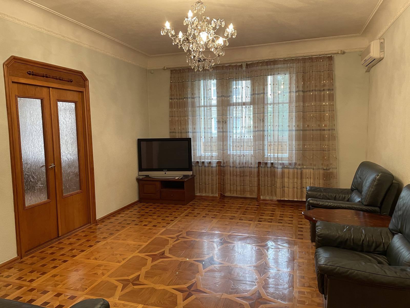 Аренда 3-комнатной квартиры 101 м², Круглоуниверситетская ул., 17