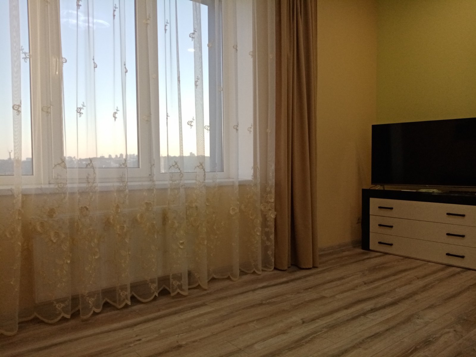 Оренда 2-кімнатної квартири 72 м², Микільсько-Слобідська вул., 3