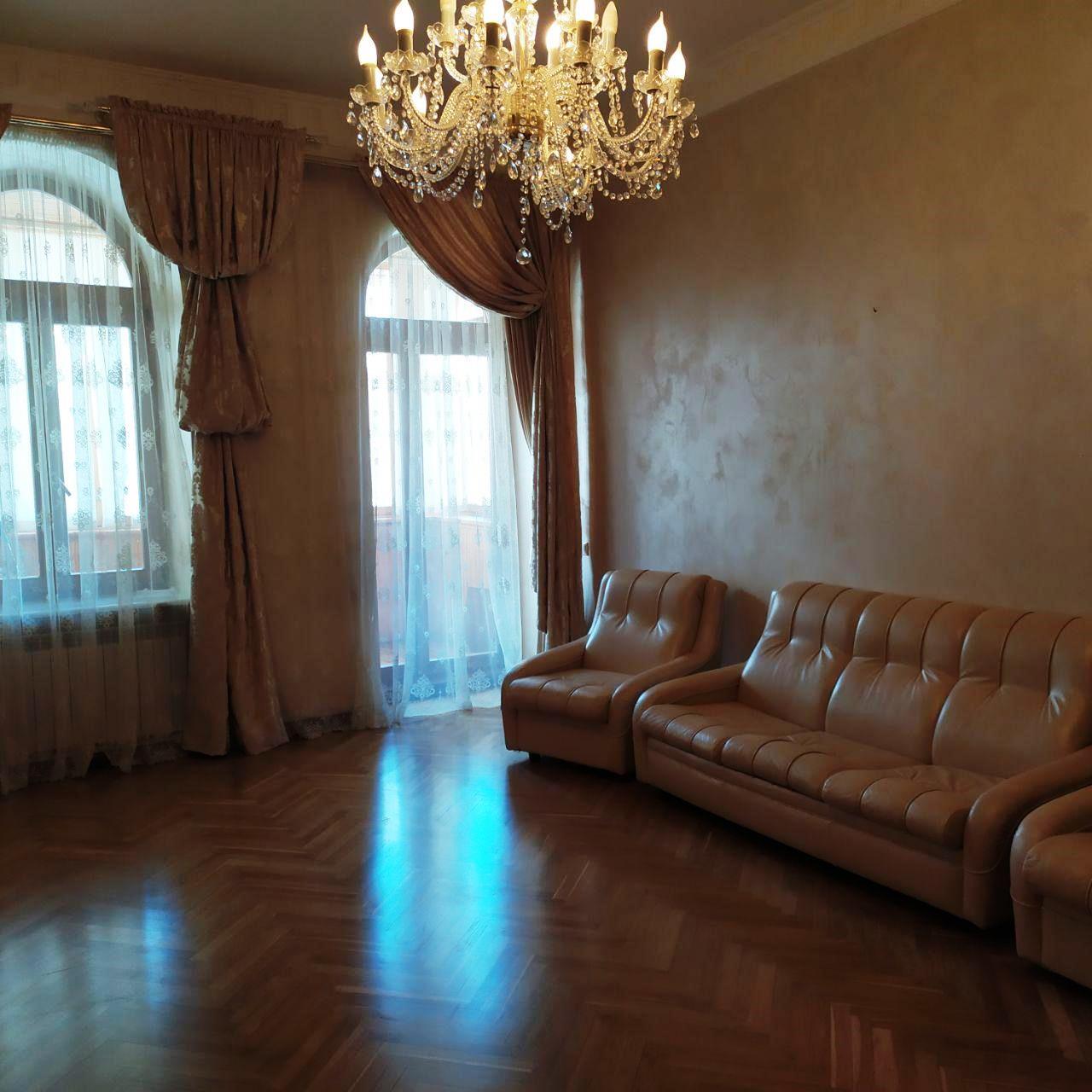 Аренда 4-комнатной квартиры 115 м², Олеся Гончара ул., 90/92