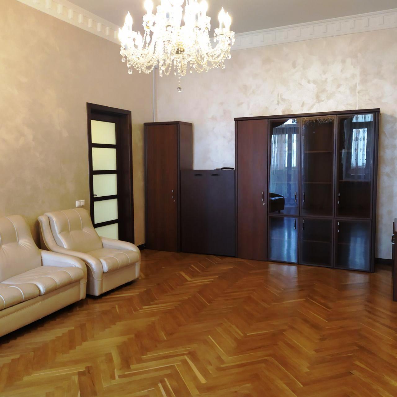 Аренда 4-комнатной квартиры 115 м², Олеся Гончара ул., 90/92