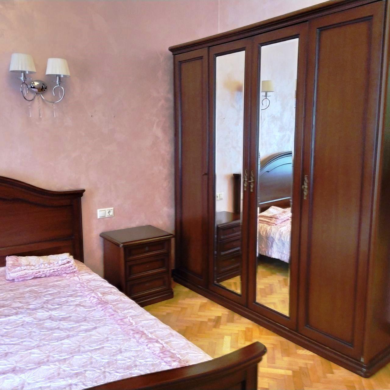 Аренда 4-комнатной квартиры 115 м², Олеся Гончара ул., 90/92