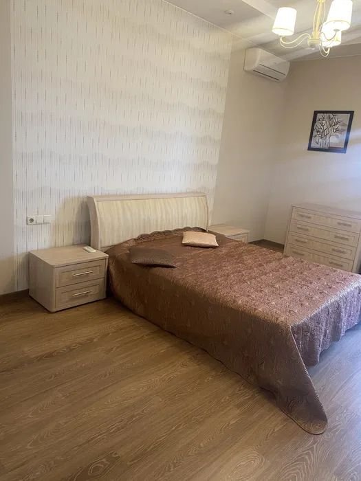 Оренда 2-кімнатної квартири 95 м², Євгена Коновальця вул., 44А