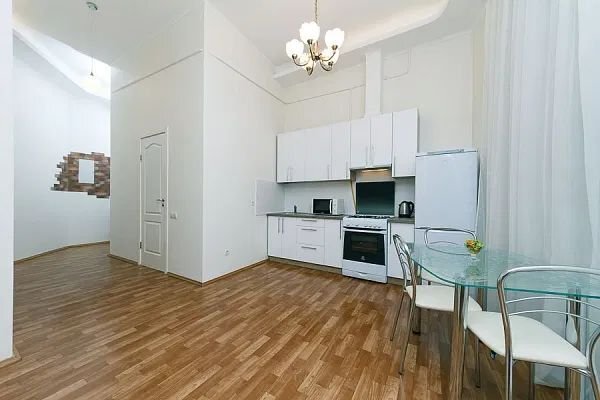 Оренда 2-кімнатної квартири 60 м², Десятинна вул., 1/3