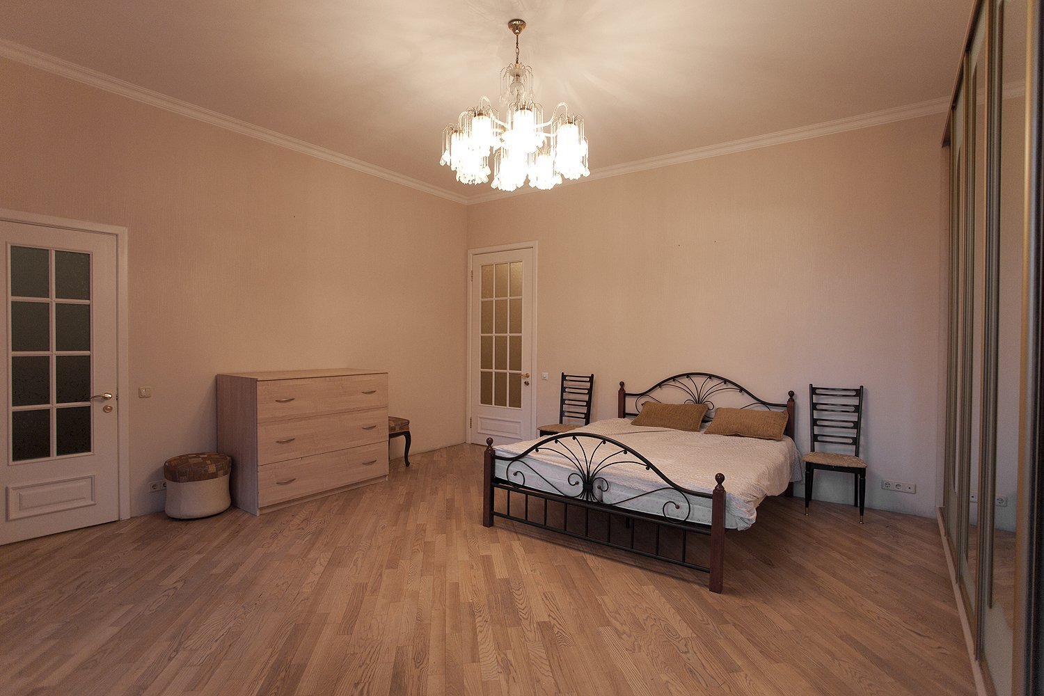 Оренда 3-кімнатної квартири 140 м², Терещенківська вул., 5