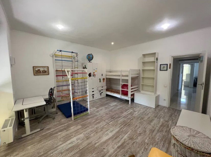 Аренда 2-комнатной квартиры 104 м², Замковецкая ул., 106Б