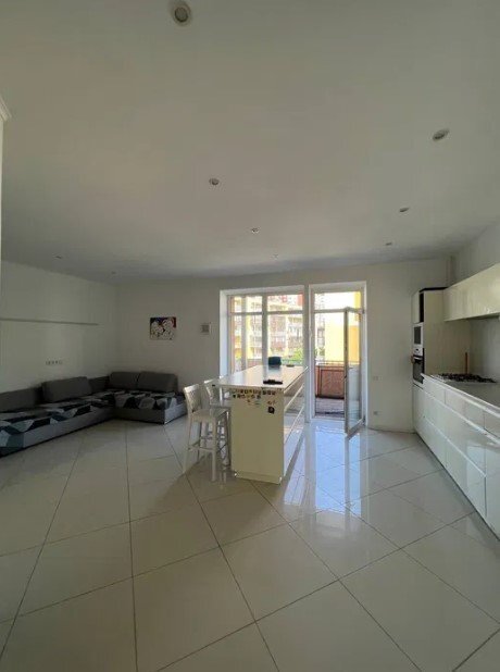 Аренда 2-комнатной квартиры 104 м², Замковецкая ул., 106Б
