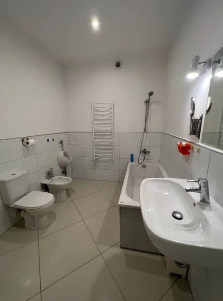 Аренда 2-комнатной квартиры 104 м², Замковецкая ул., 106Б