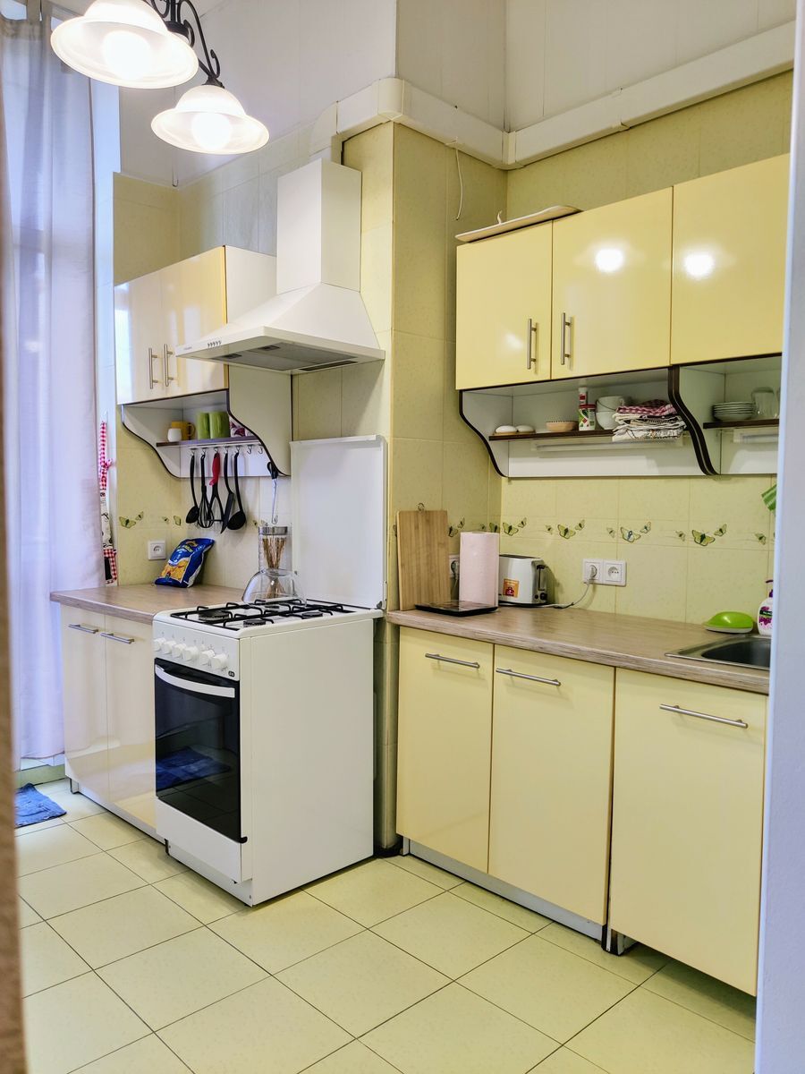 Аренда 3-комнатной квартиры 96 м², Банковая ул., 1/10