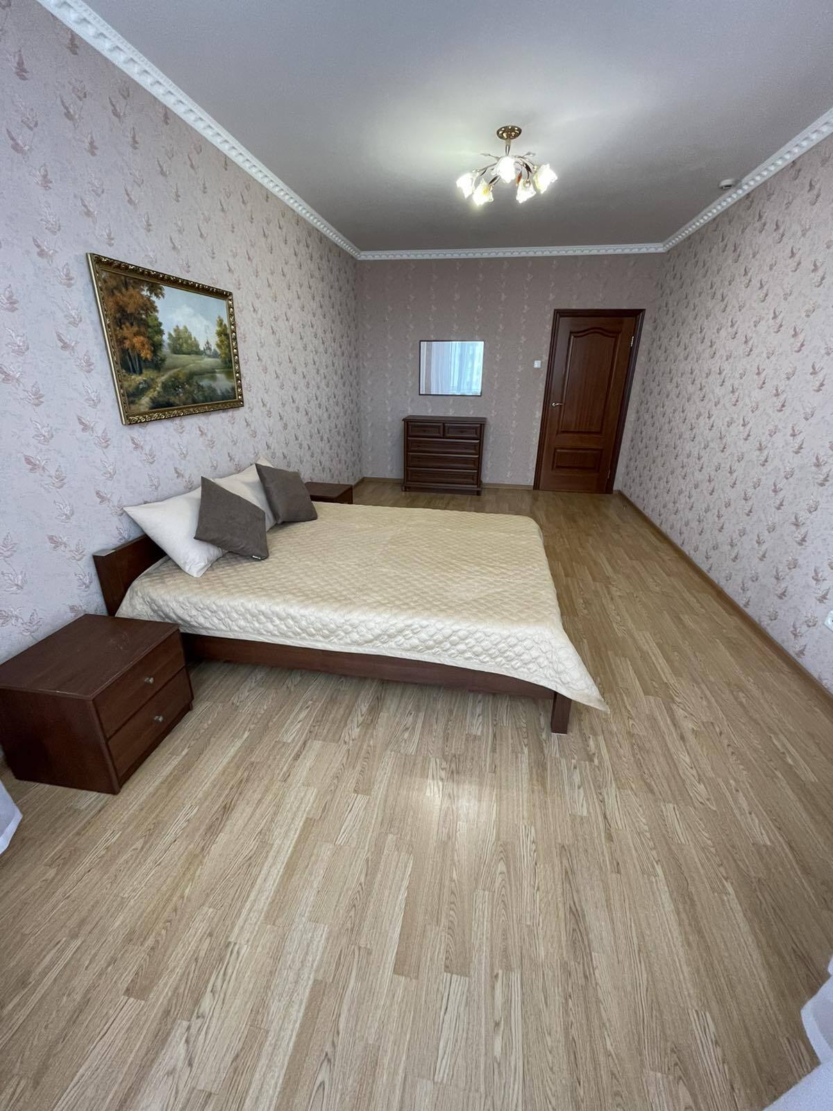 Оренда 4-кімнатної квартири 138 м², Срібнокільська вул., 1