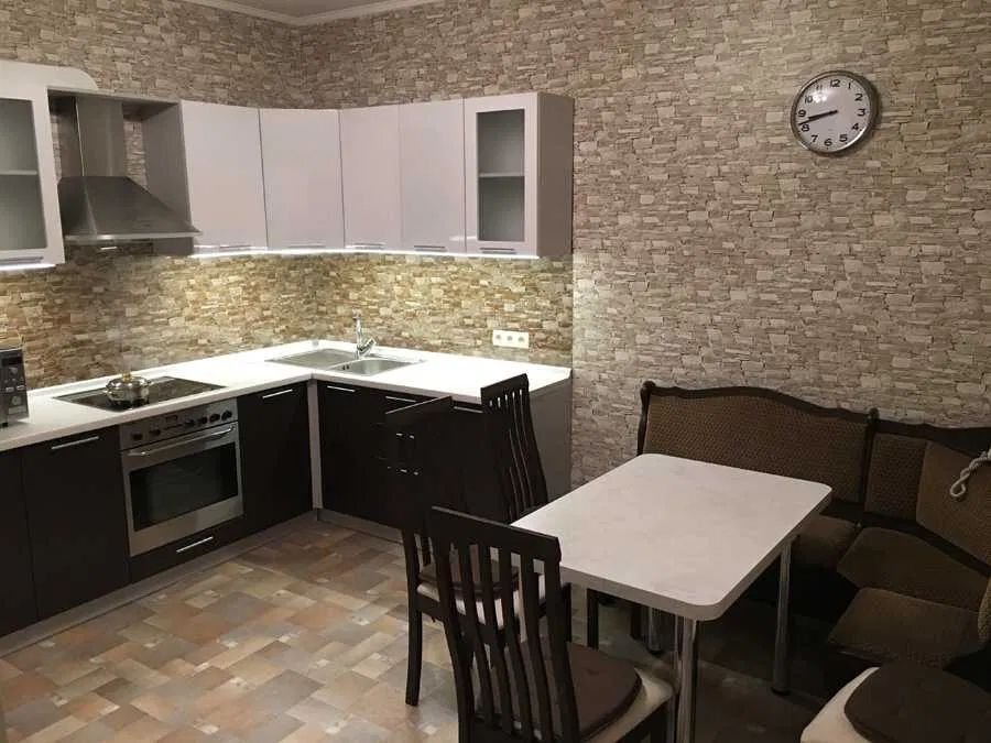 Оренда 3-кімнатної квартири 115 м², Анни Ахматової вул., 13Д