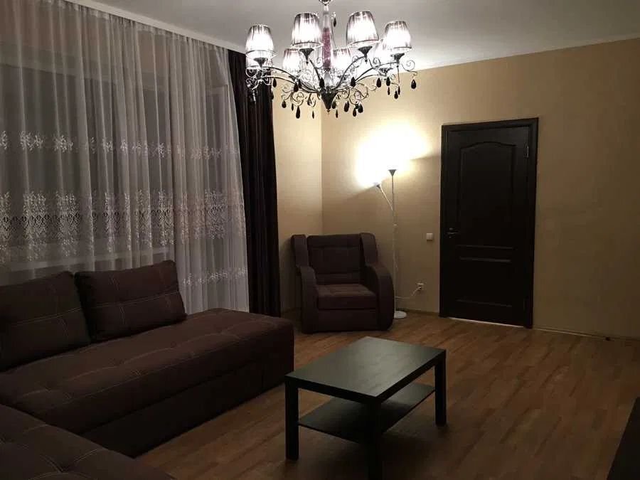 Оренда 3-кімнатної квартири 115 м², Анни Ахматової вул., 13Д