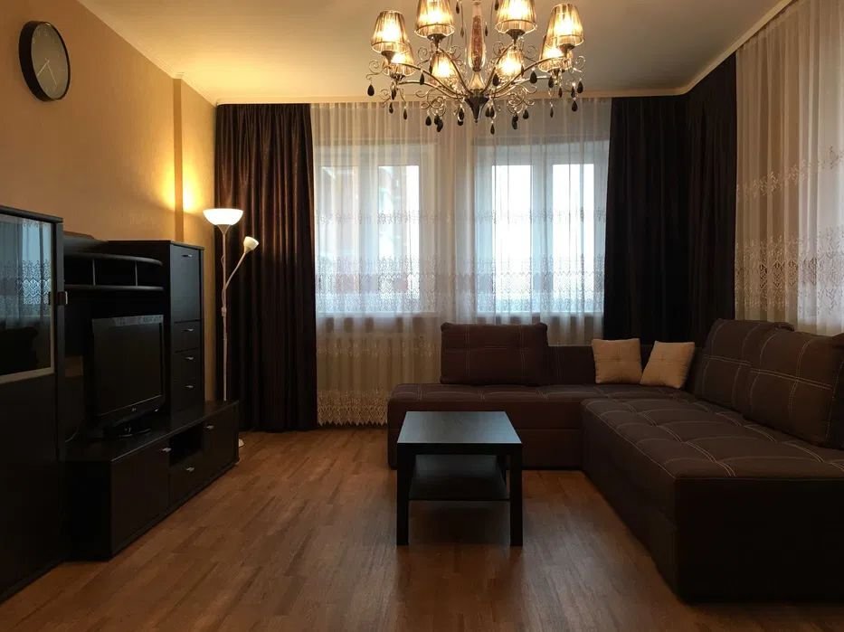 Оренда 3-кімнатної квартири 115 м², Анни Ахматової вул., 13Д