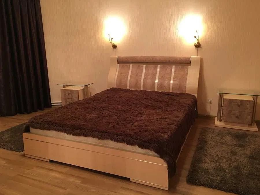Оренда 3-кімнатної квартири 115 м², Анни Ахматової вул., 13Д