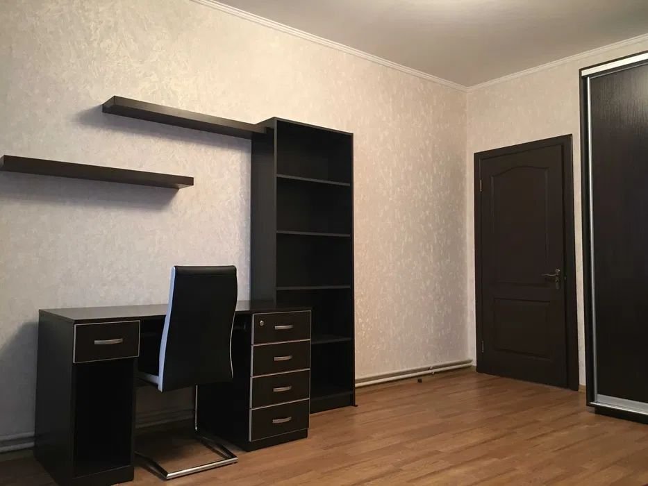 Оренда 3-кімнатної квартири 115 м², Анни Ахматової вул., 13Д