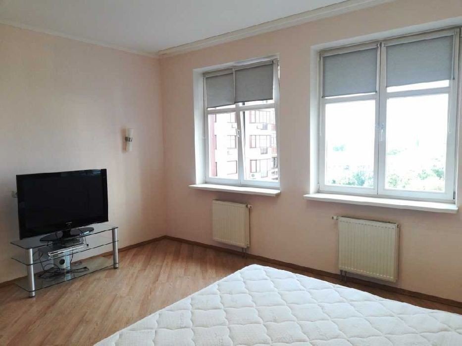 Аренда 3-комнатной квартиры 125 м², Евгения Коновальца ул., 32Б