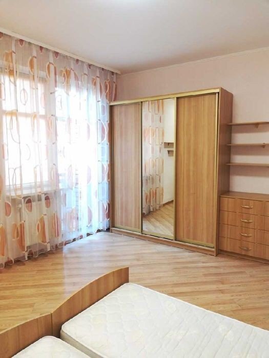 Аренда 3-комнатной квартиры 125 м², Евгения Коновальца ул., 32Б