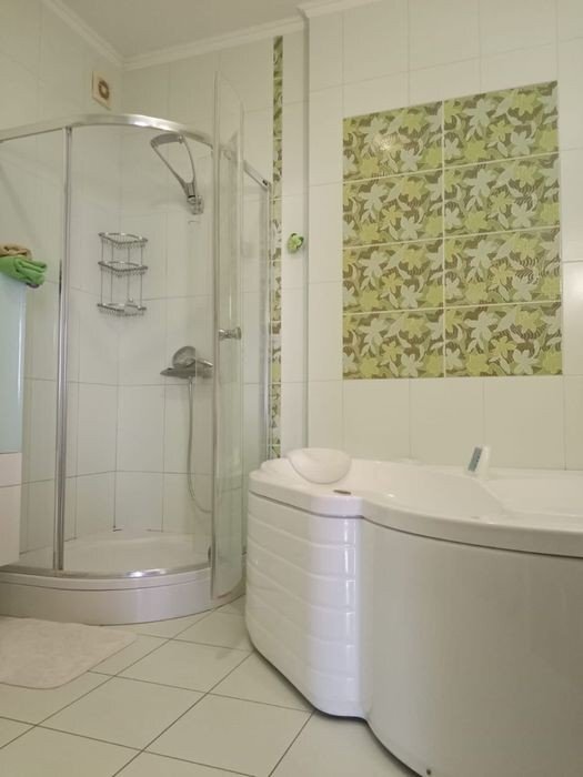 Аренда 3-комнатной квартиры 135 м², Евгения Коновальца ул., 36Б