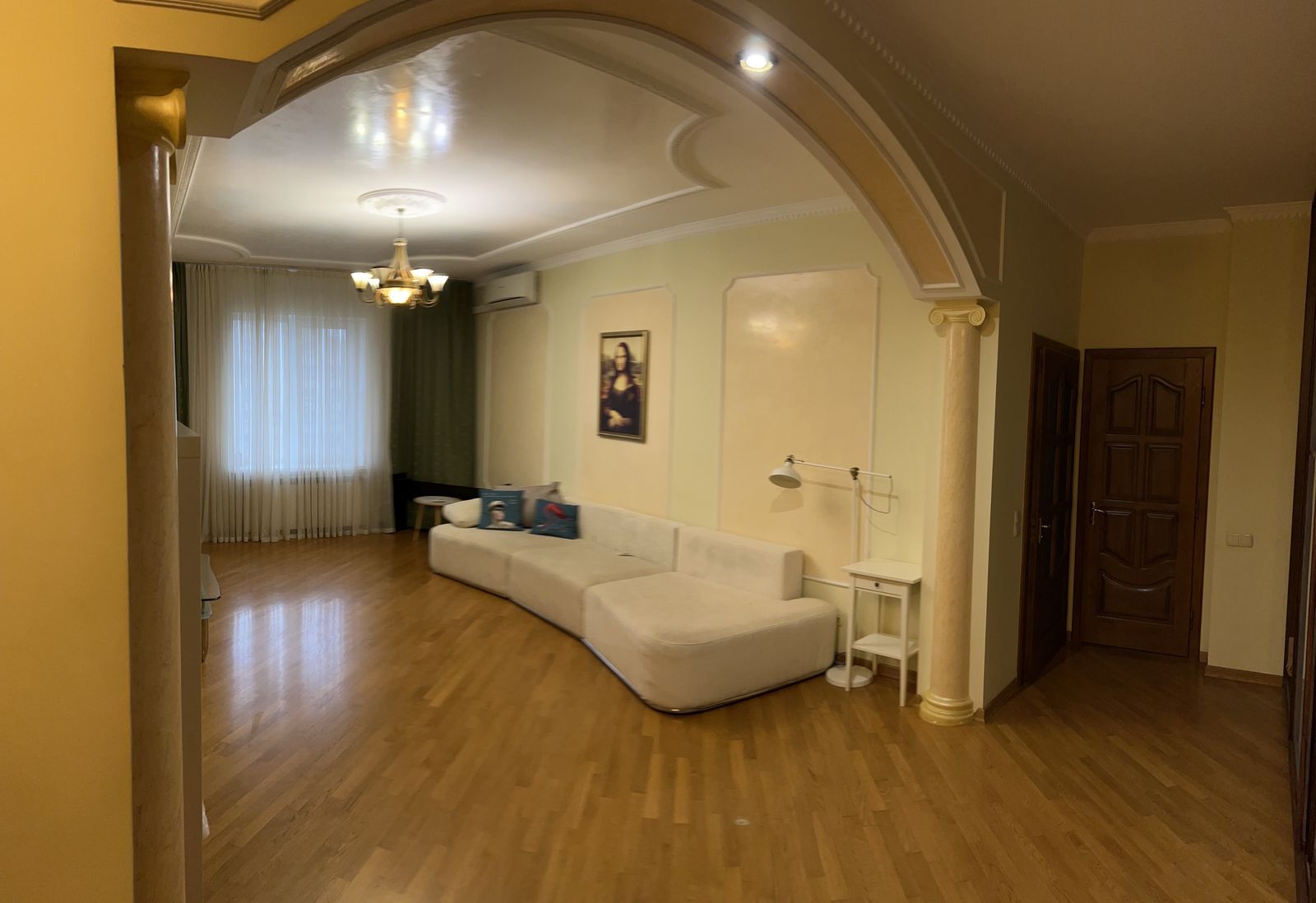 Оренда 2-кімнатної квартири 88 м², Дмитрівська вул., 69