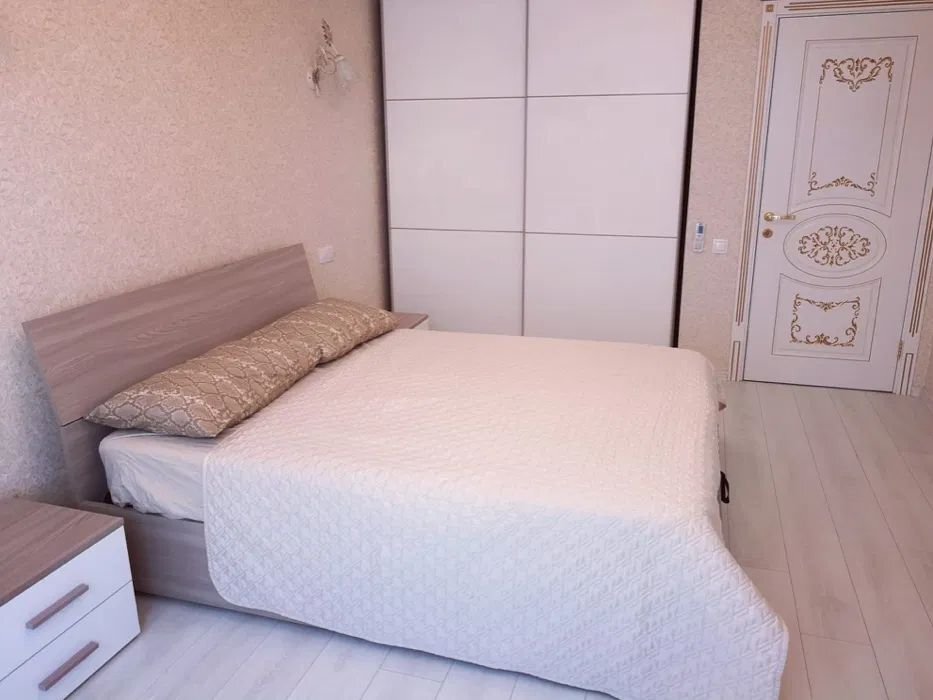 Оренда 1-кімнатної квартири 64 м², Шолуденка вул., 1В