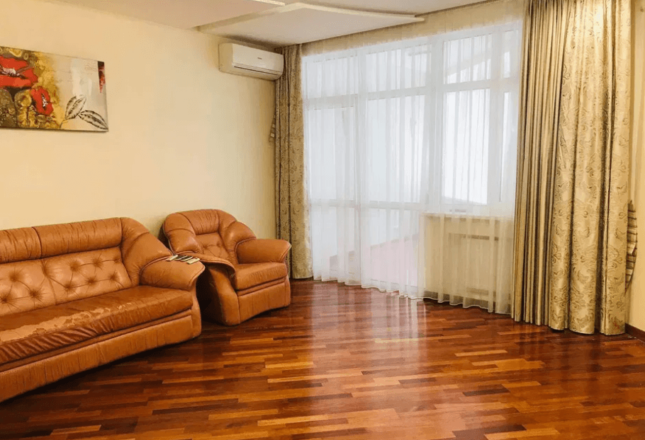 Аренда 2-комнатной квартиры 112 м², Евгения Коновальца ул., 44А