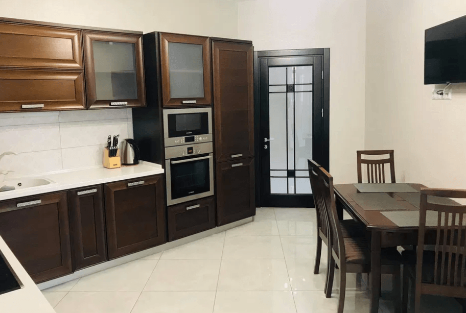 Аренда 2-комнатной квартиры 112 м², Евгения Коновальца ул., 44А