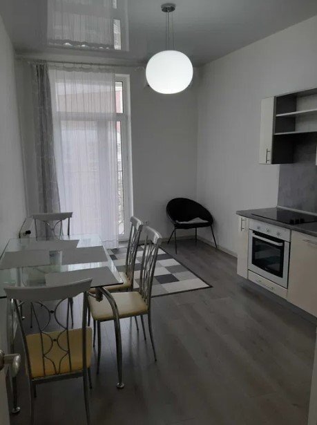 Аренда 1-комнатной квартиры 52 м², Академика Филатова ул., 2/1