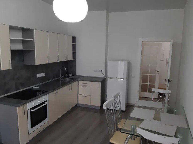 Аренда 1-комнатной квартиры 52 м², Академика Филатова ул., 2/1