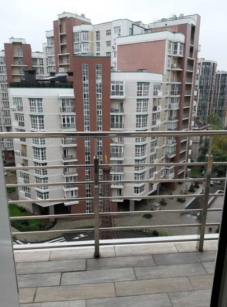 Аренда 1-комнатной квартиры 52 м², Академика Филатова ул., 2/1