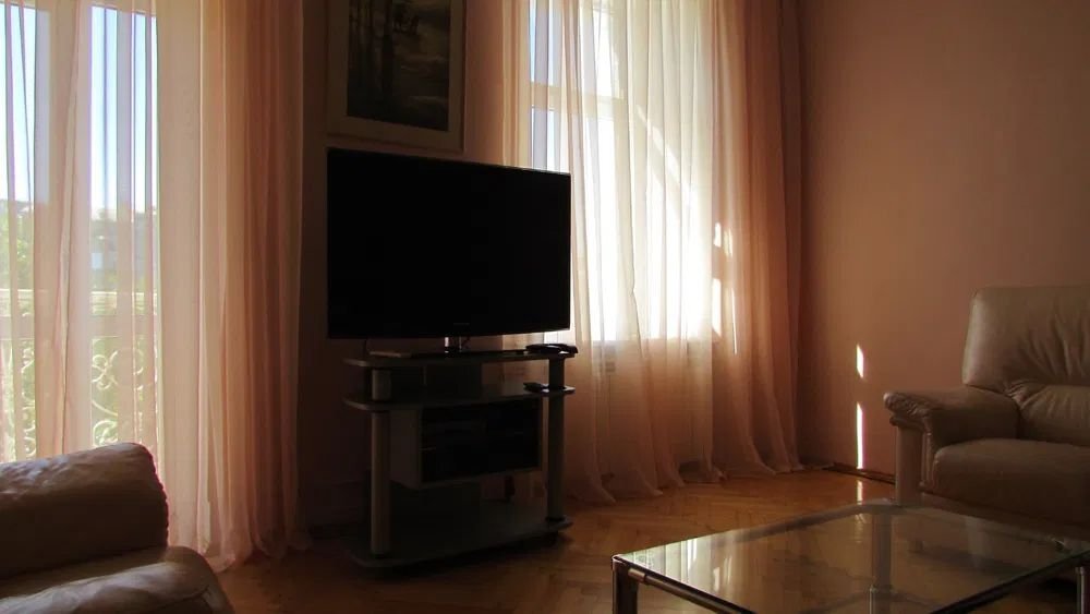 Аренда 2-комнатной квартиры 70 м², Десятинный пер., 7