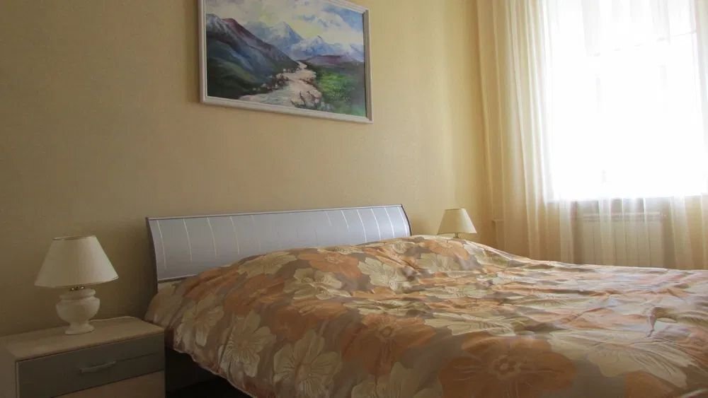 Аренда 2-комнатной квартиры 70 м², Десятинный пер., 7