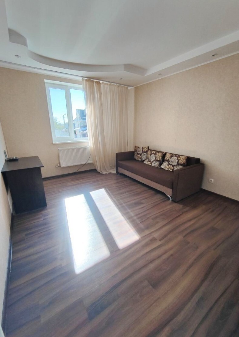 Оренда котеджу 200 м², Орхідейна вул.