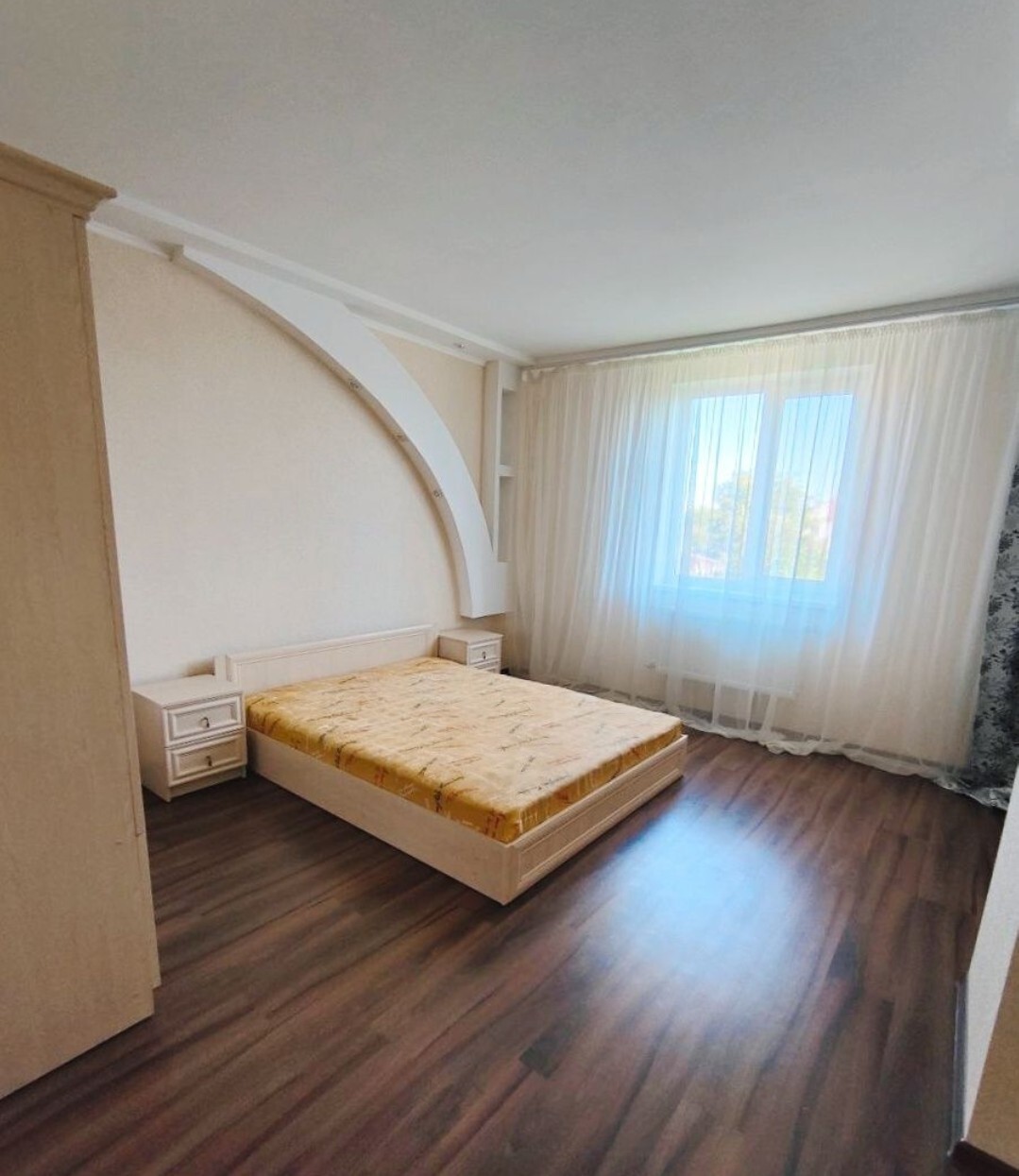 Оренда котеджу 200 м², Орхідейна вул.