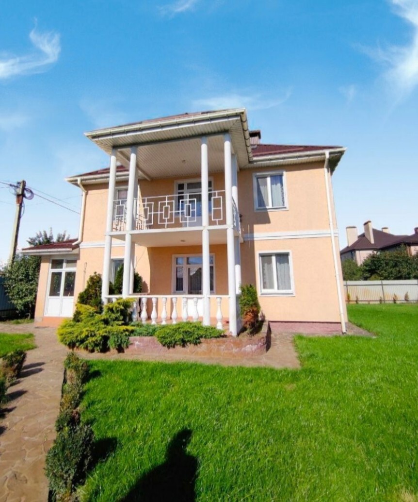 Оренда котеджу 200 м², Орхідейна вул.