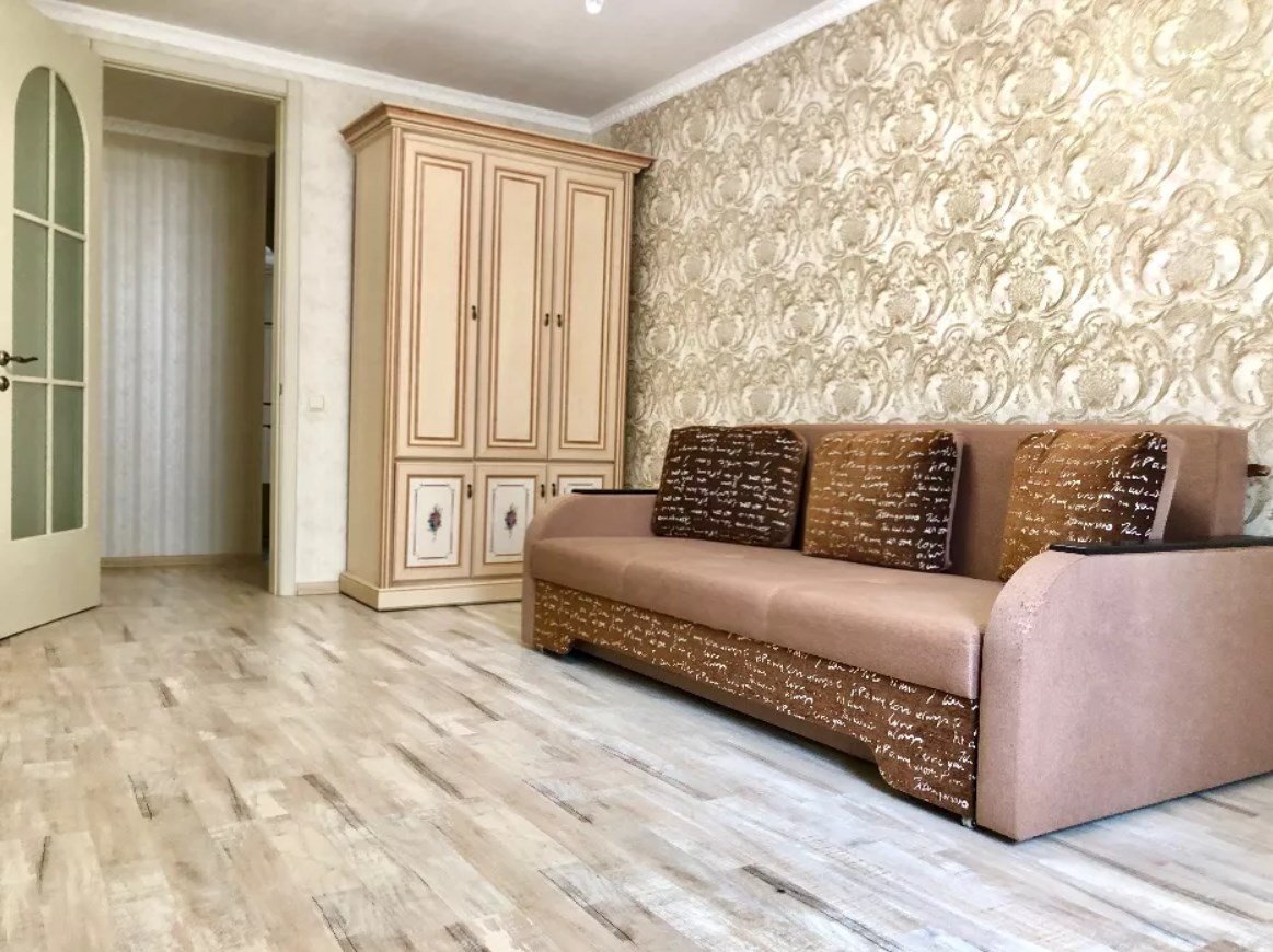 Оренда 3-кімнатної квартири 70 м², Валентинівська вул., 26