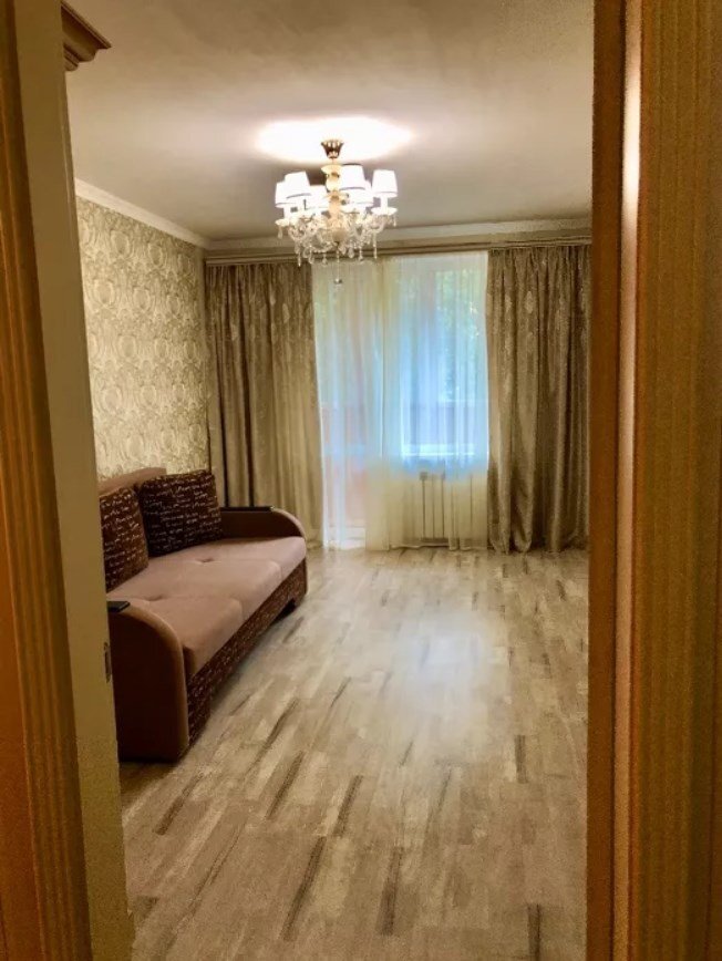 Оренда 3-кімнатної квартири 70 м², Валентинівська вул., 26