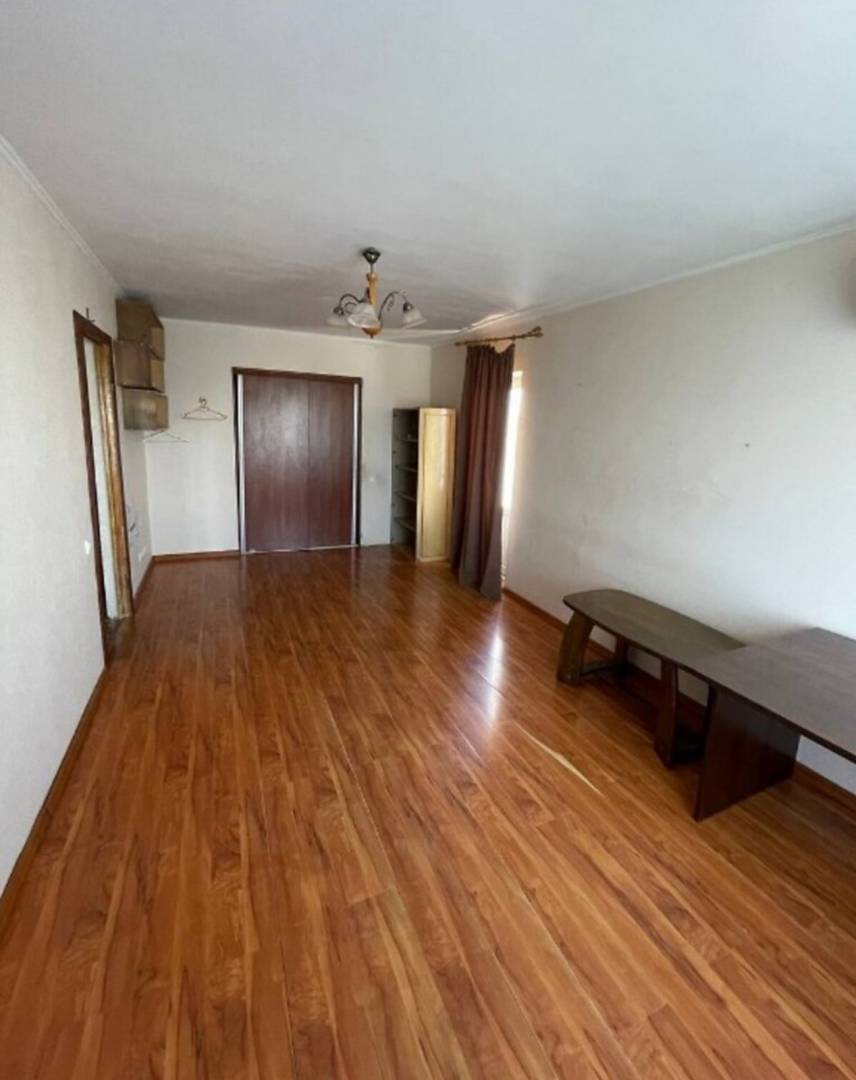 Продаж 1-кімнатної квартири 36 м², Варненська вул.