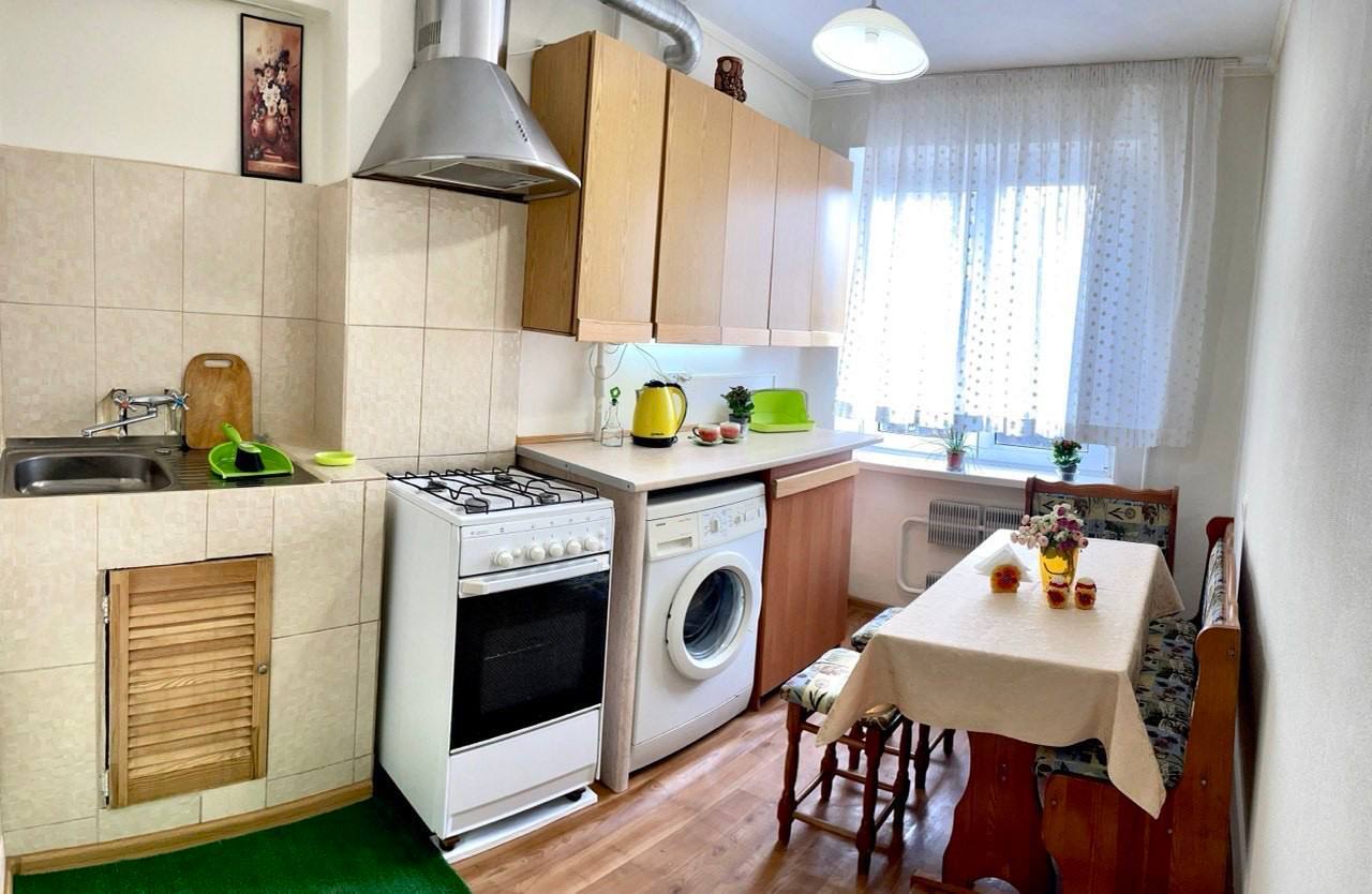 Оренда 2-кімнатної квартири 45 м², Бурштинова вул.