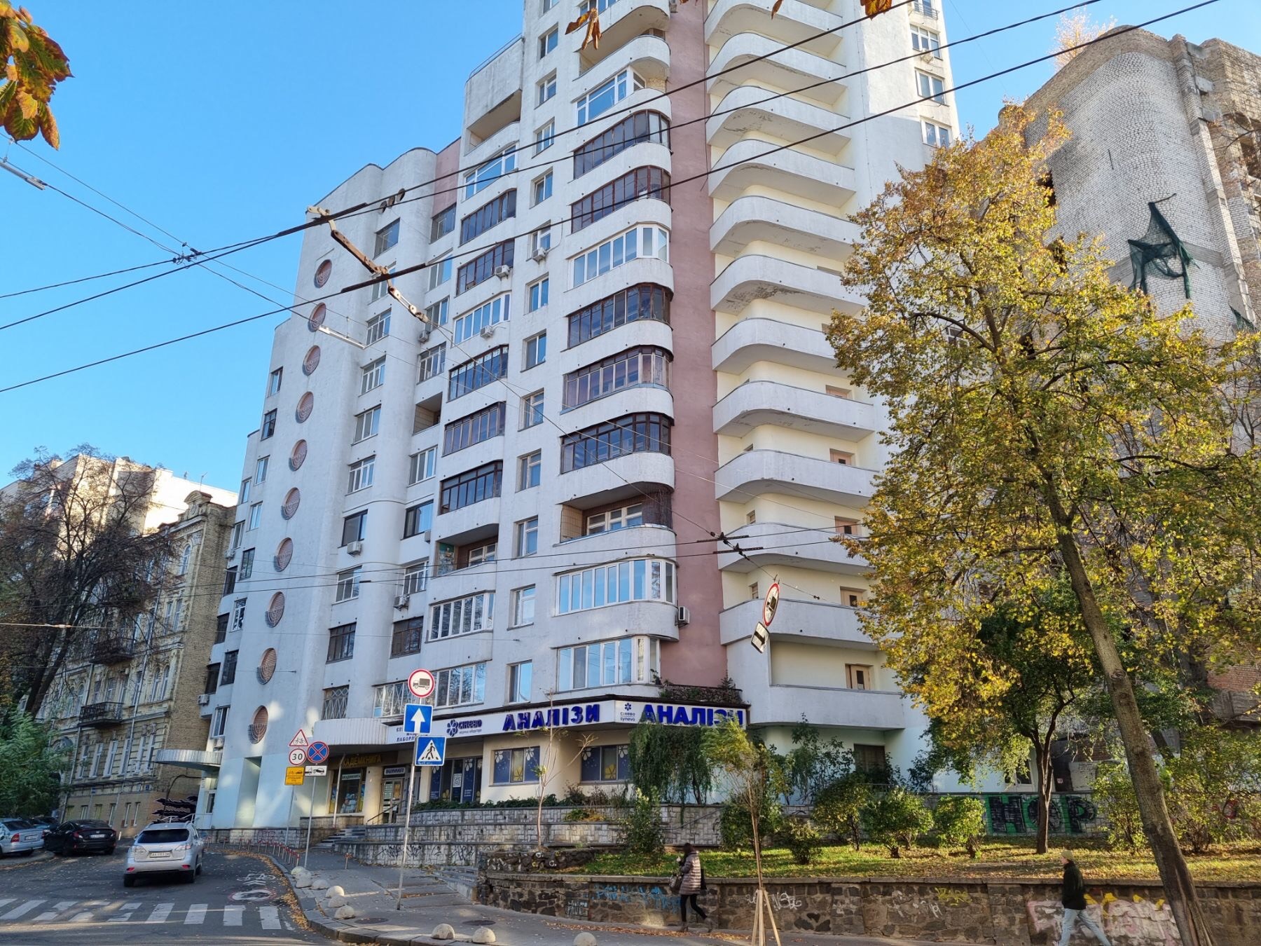 Продаж 4-кімнатної квартири 115 м²