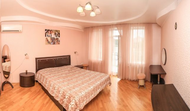 Оренда будинку 250 м², Столєтова вул.