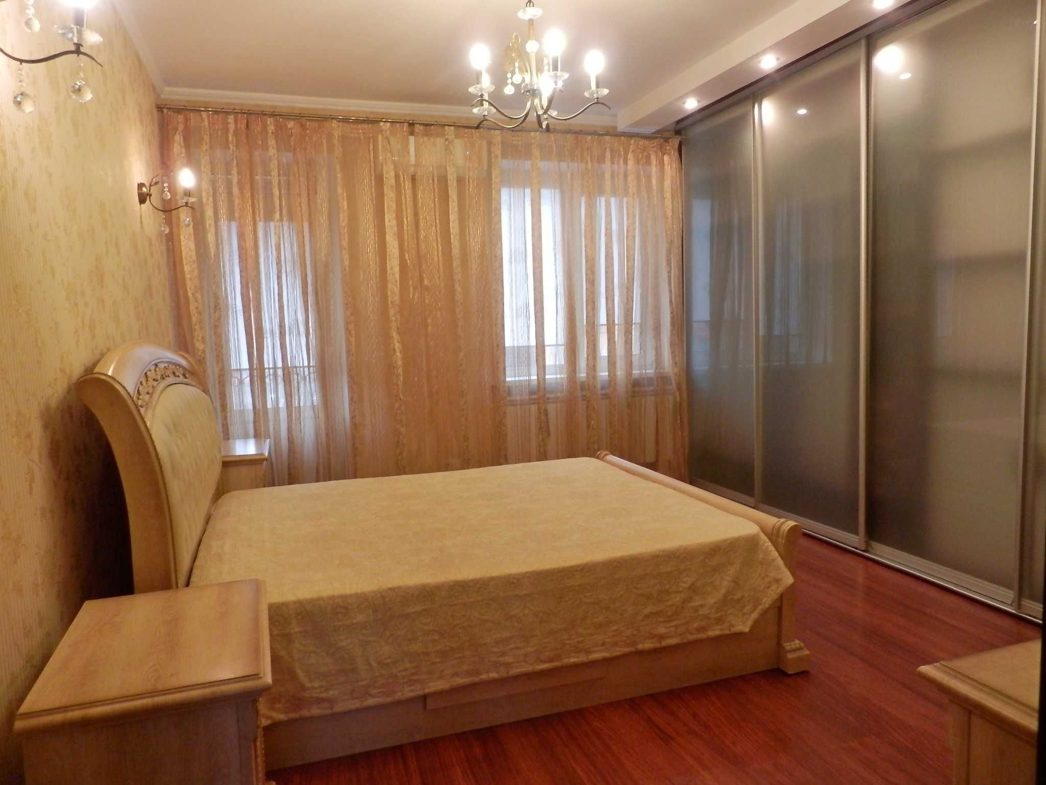 Аренда дома 300 м², Русановская наб.