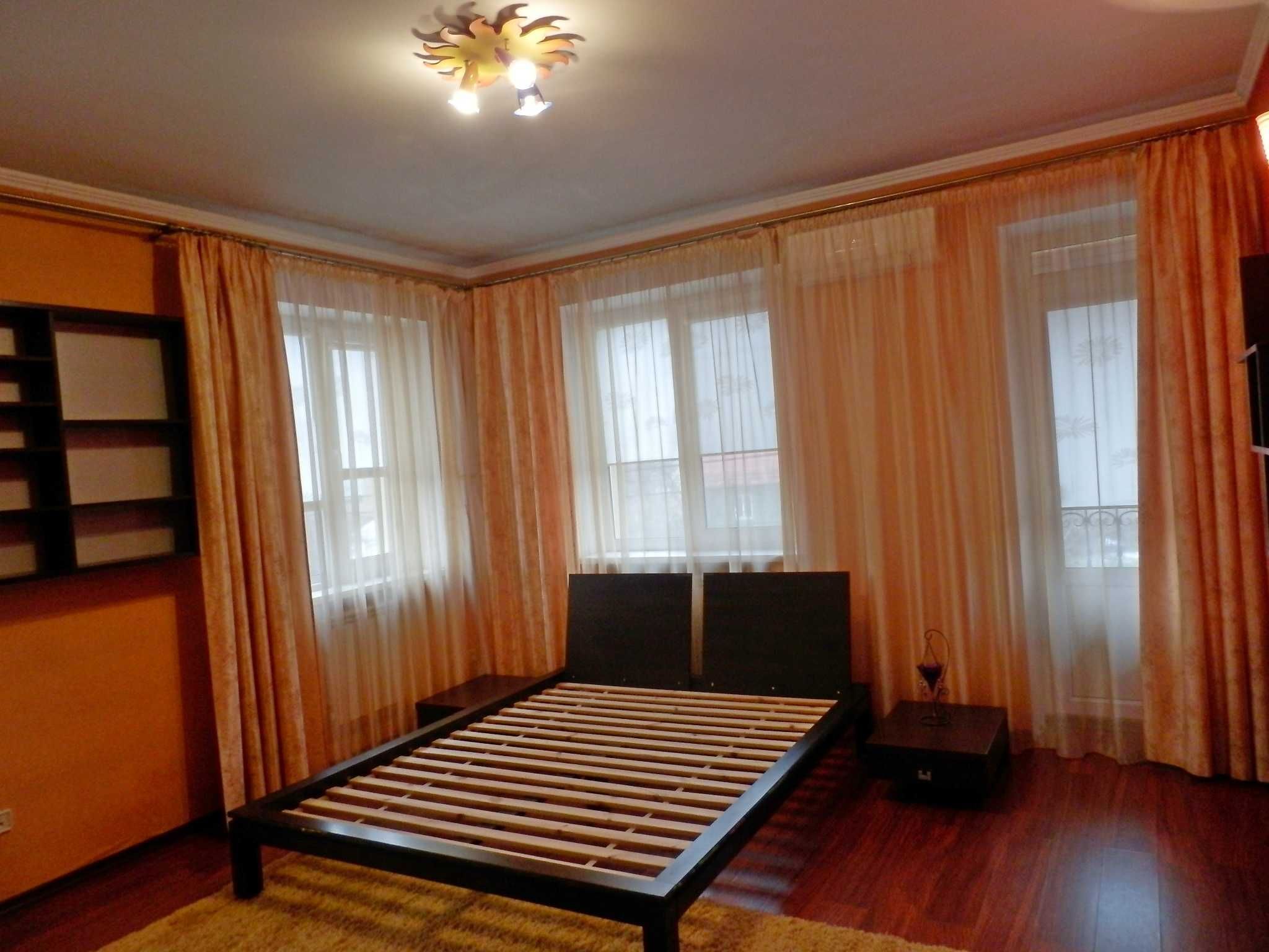 Аренда дома 300 м², Русановская наб.