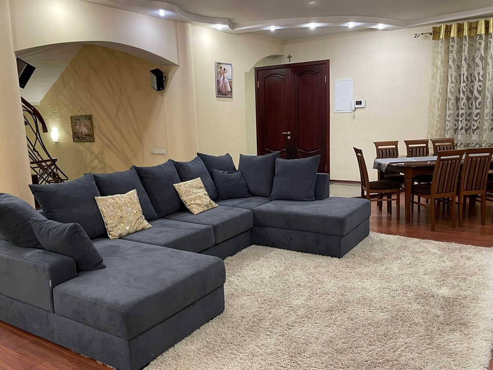 Аренда дома 300 м², Русановская наб.