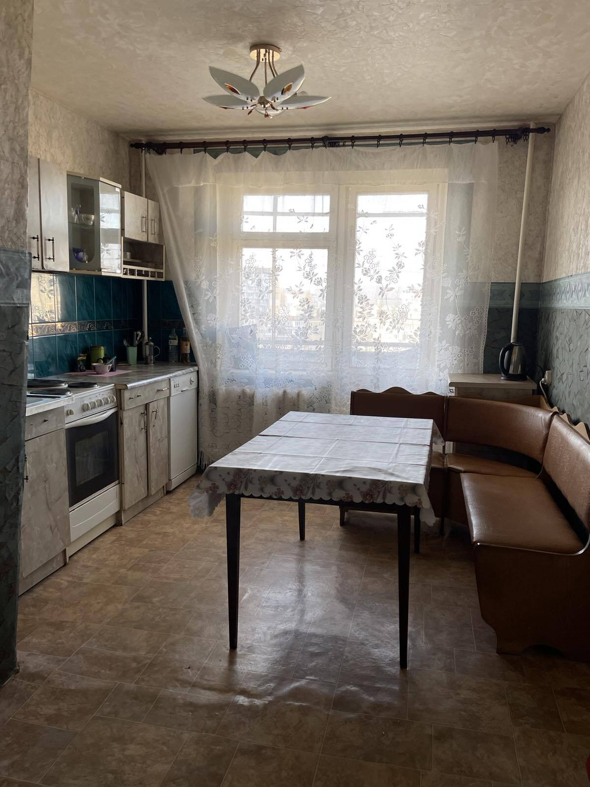 Аренда 3-комнатной квартиры 70 м², Славы бул.