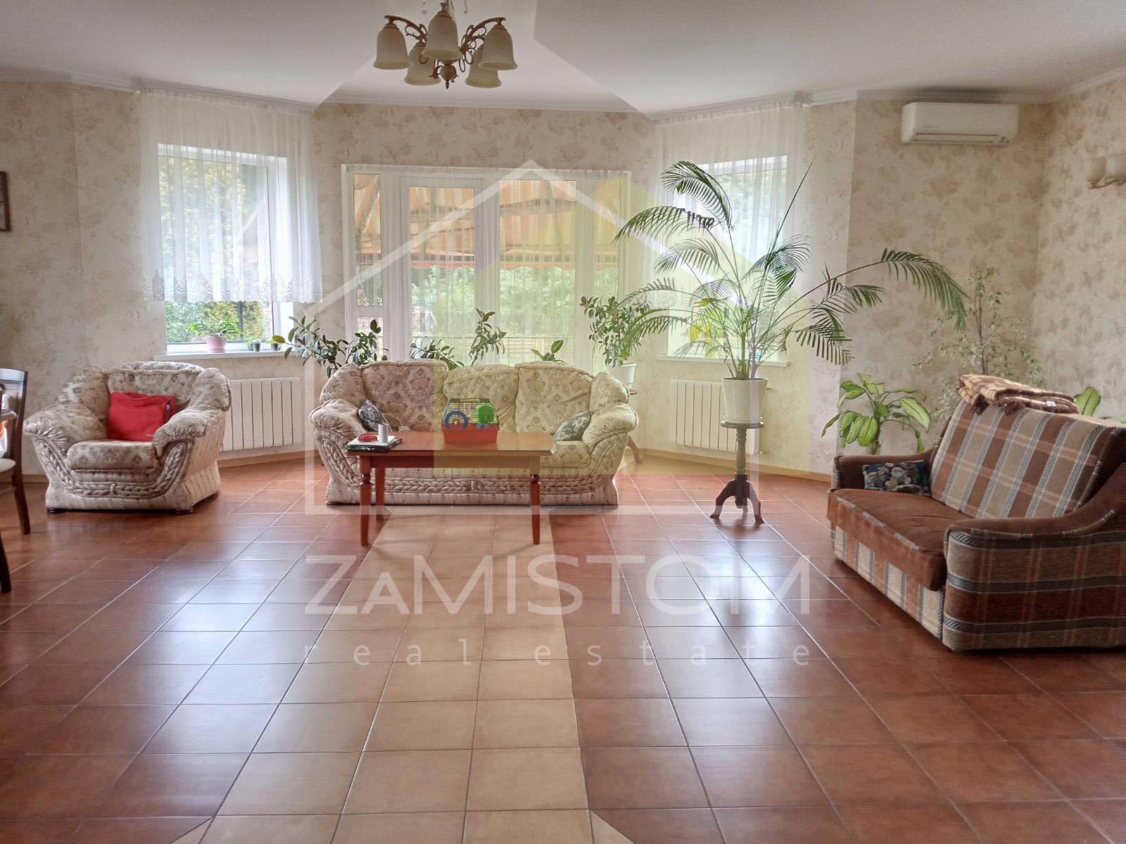 Продаж будинку 214 м²